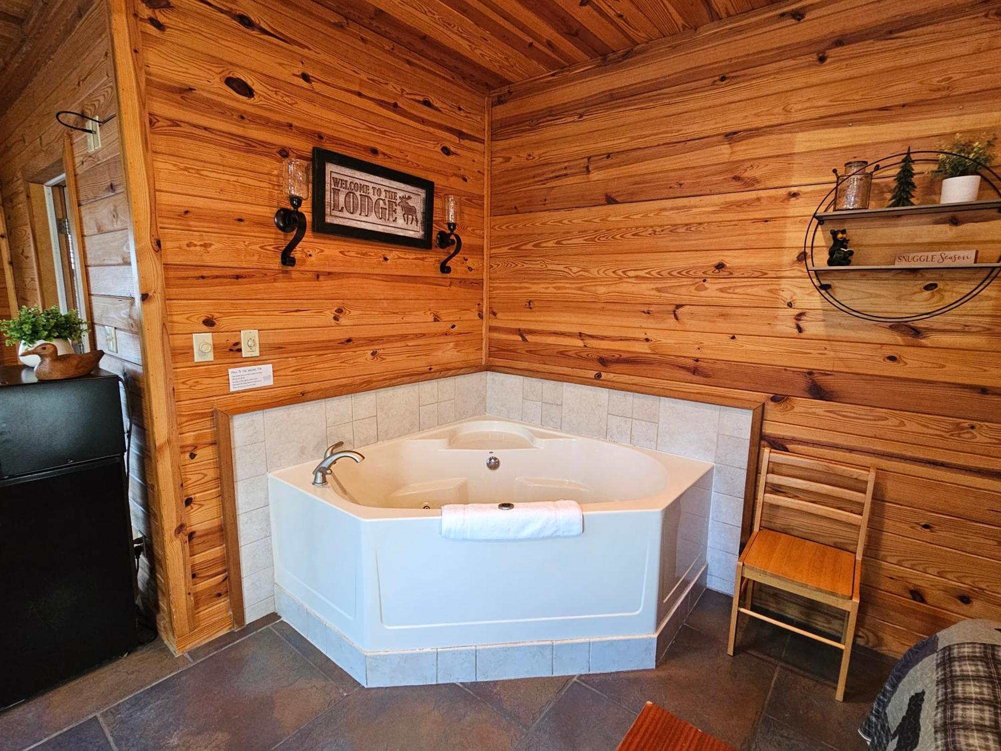5 Min To Beaver Lake-King Bed-Fire Pit-Jetted Tub #2 Eureka Springs Kültér fotó